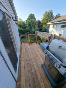 Cedar deck and privacy fence, Ottawa